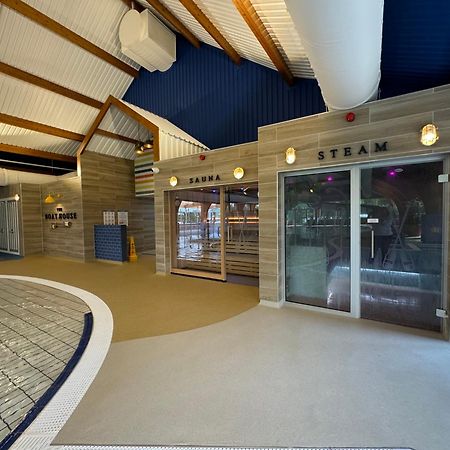 The Boat House, Hot Tub Lodge South Cerney Dış mekan fotoğraf